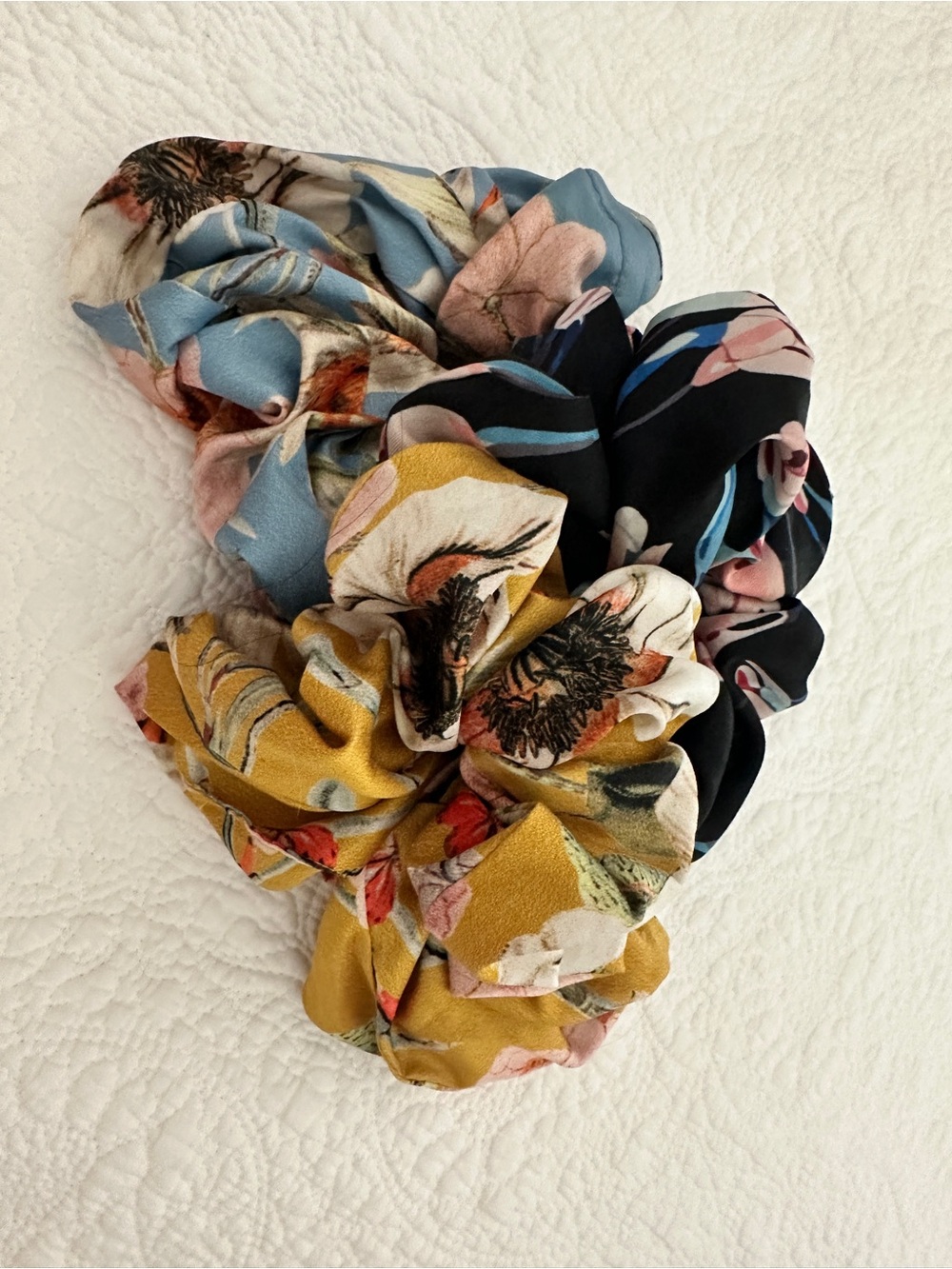 Anthropologie Avery Floral Silkie Scrunchie Set Blue, Yellow, Black - Picture 4 of 6